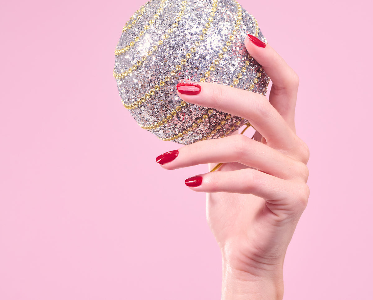 Manucure de Noël : 10 idées d'ongles faciles à faire soi-même