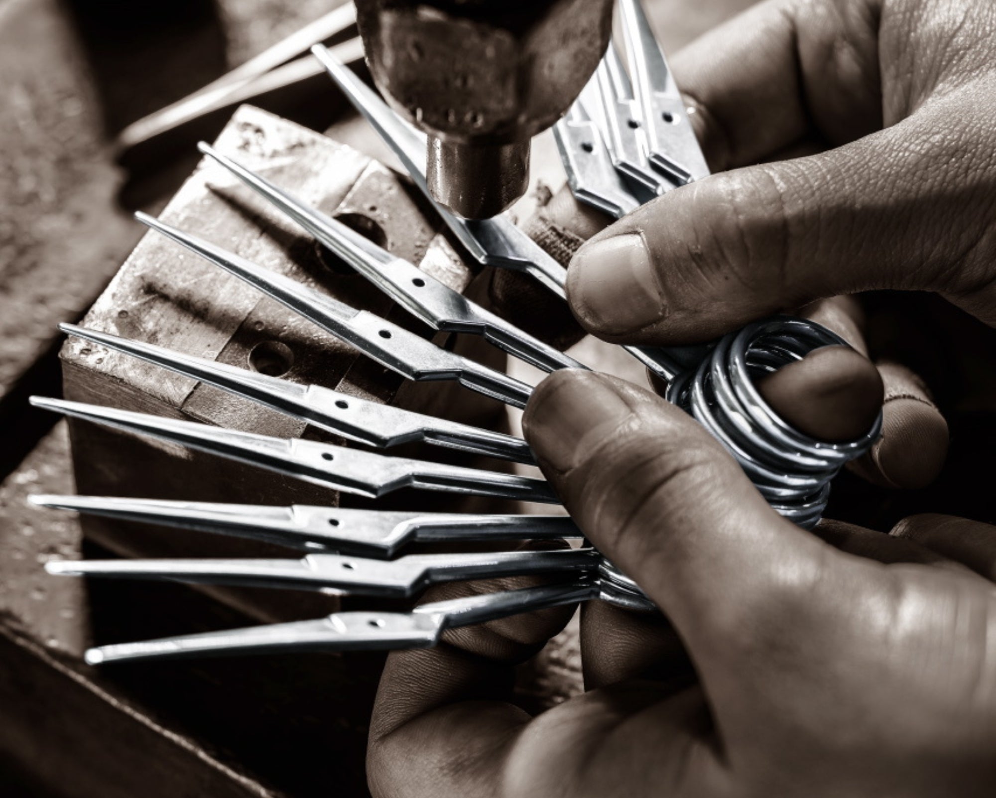 Fabrication des ciseaux à ongles : le savoir-faire Vitry au cœur de la précision