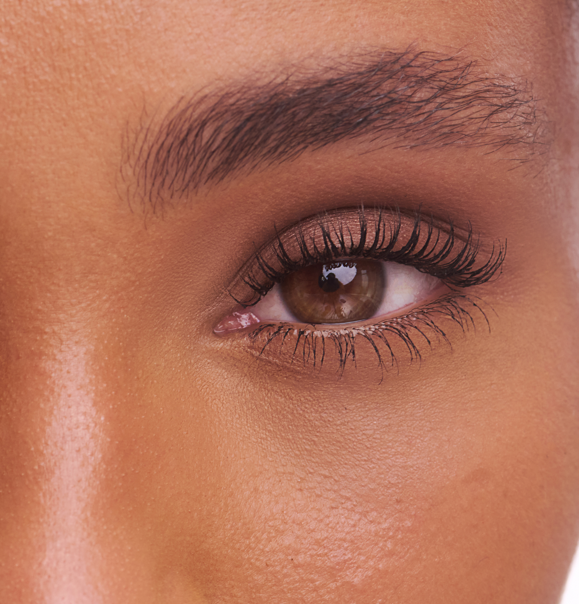 Cils avec le mascara waterproof cils allongés et longue tenue. Ref. 223000