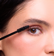 Mascara Pro'Expert application entre soin et maquillage pour des cils sublimes. Réf. 226000