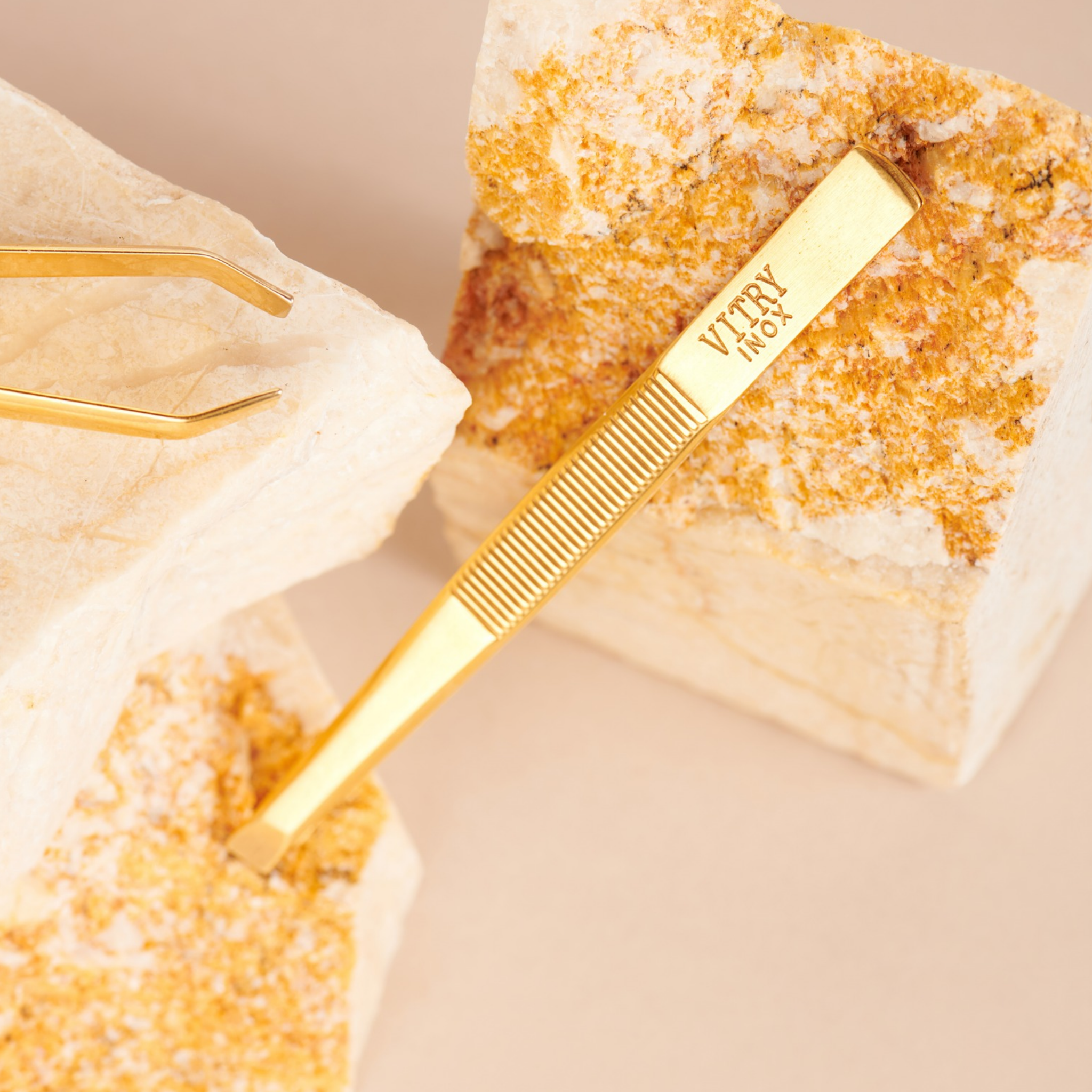 Gold-plated stainless steel tweezers with slanted tips