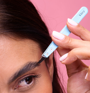 Pince à épiler céramique mors biais bleu, épilation des sourcils. Réf 6022KBP