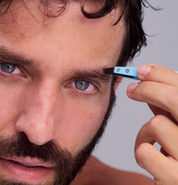 Pince à épiler céramique mors biais bleu - Réf 6022KBP