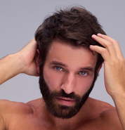 Vitry Cire coiffante application dans la chevelure pour un effet mat et coiffé. Réf. H3003
