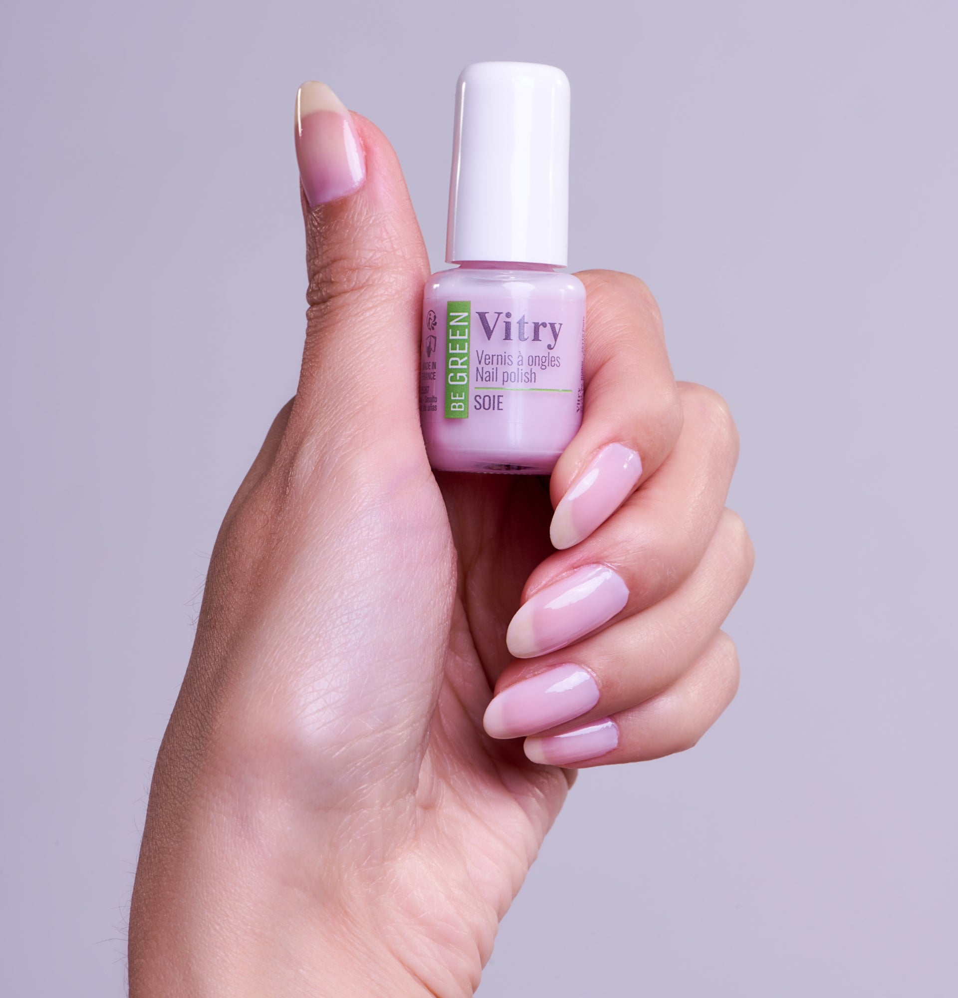 Esmalte de uñas seda