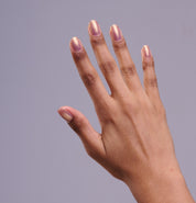 Esmalte de uñas oro rosa