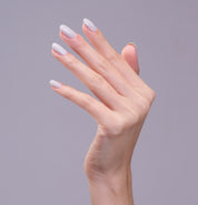 Esmalte de uñas gris perla