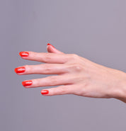Esmalte de uñas bermellón