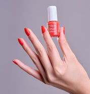 Esmalte de uñas bermellón